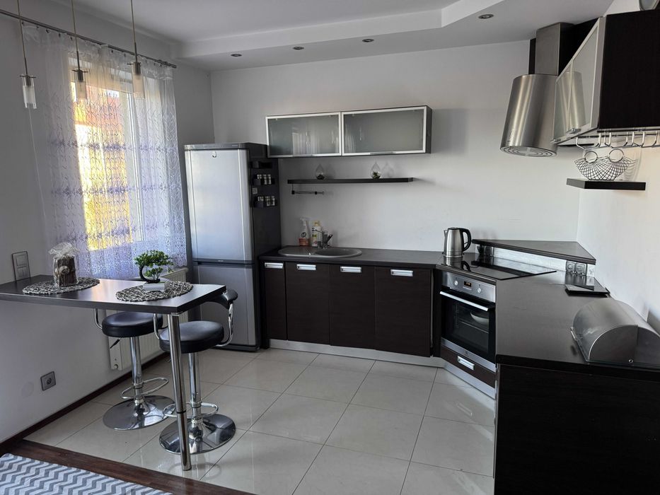 Dwupoziomowe mieszkanie 52 m² na wynajem – świetna lokalizacja, ciche osiedle - Widok 2