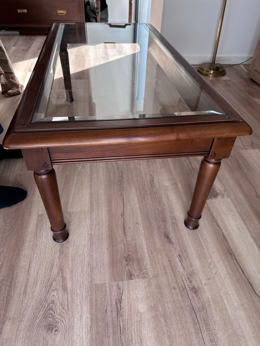 2 mesas de sala de apoio