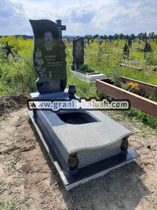 Пам'ятники від виробника з граніту виготовлення,установка,доставка.