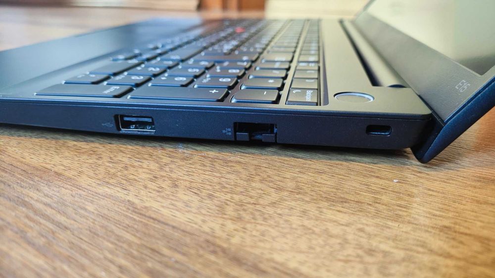 Laptop Lenovo E15 G2 I5/16GB/500GB/Iris Xe/W11Pro + Akcesoria