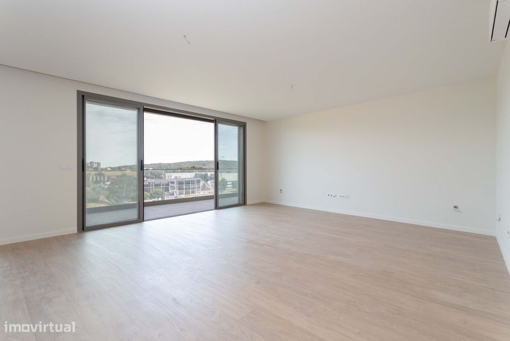 Apartamento T3 Novo a Estrear | 3 Suites | Vista Rio | Garagem Box | C