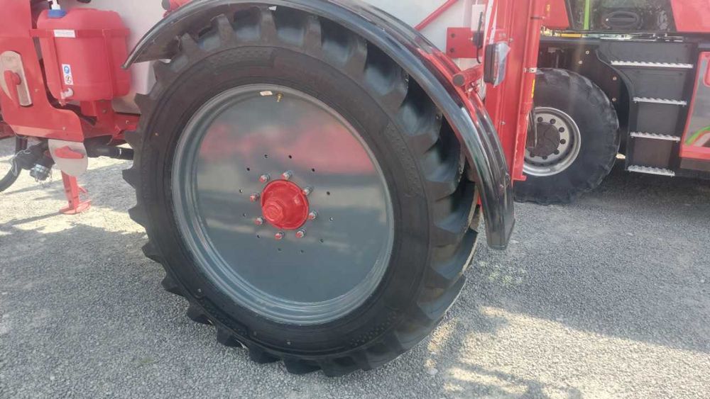 Opryskiwacz polowy ciągany Unia Egret 3021-  3000l Pilmet 21m