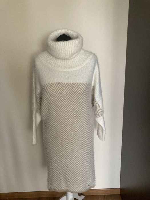 Długi cieplutki sweter