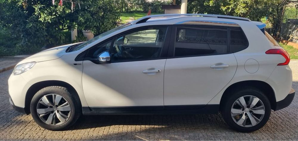PEUGEOT 2008 BlueHDI Allure