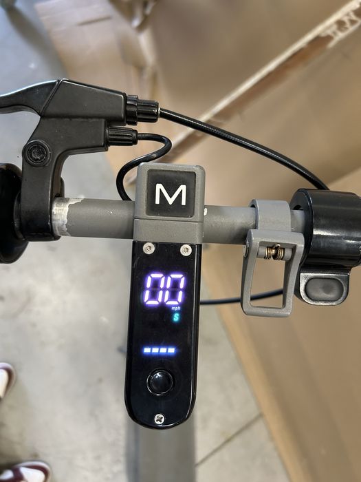 Hulajnoga elektryczna Motus Scooty 10 Plus 2022