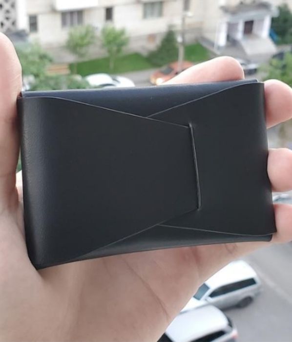 Минималистичный кошелёк-кардхолдер