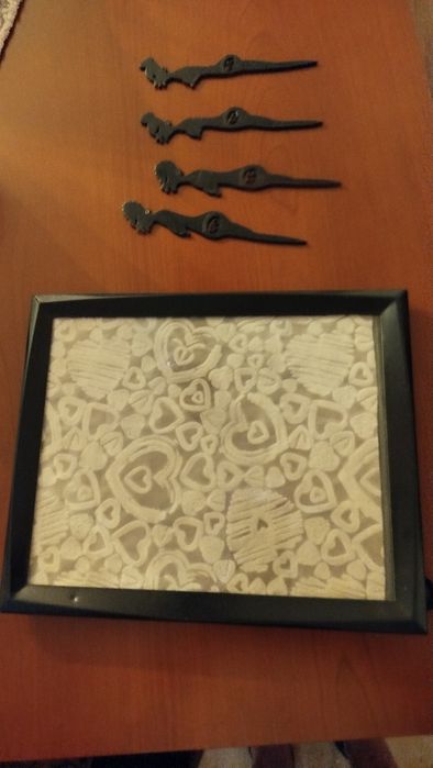 Quadro com figuras destacáveis