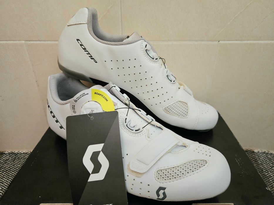 Sapatos AGU / Mavic / Northwave / Scott / Shimano nº42 (Novos)