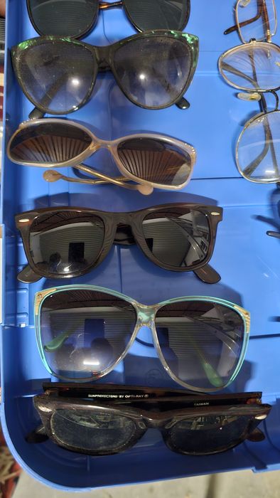 Coleção com mais 60 óculo antigos. Vintage / retro