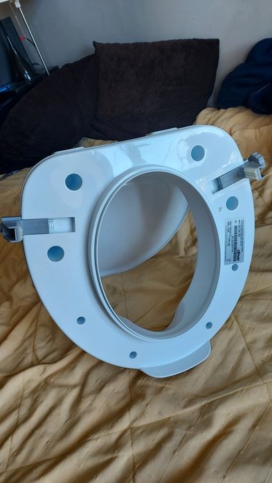 Nasadka toaletowa podwyższająca 10cm z klapką