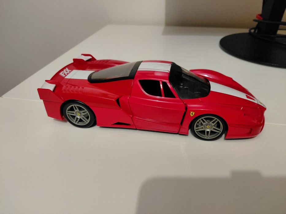 Ferrari FXX Evoluzione 1/18 Hot Wheels