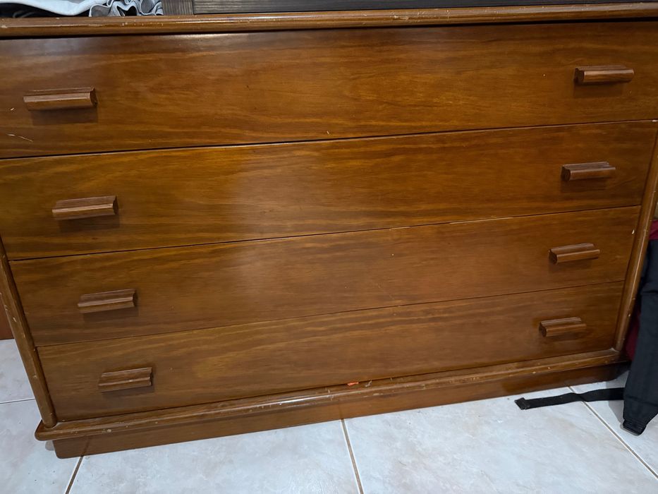 Quarto completo em madeira