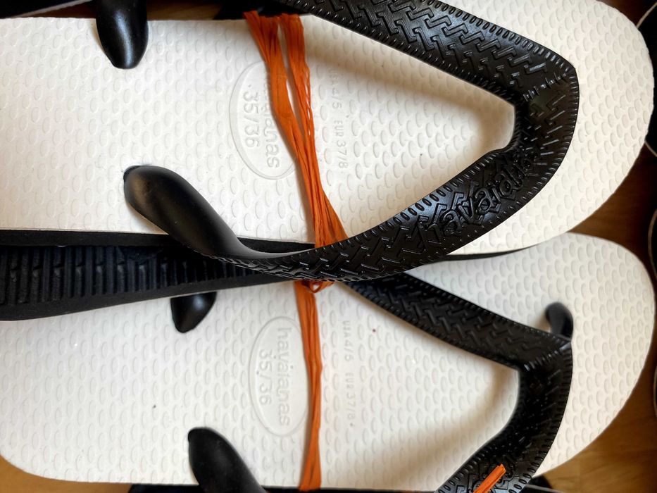 Conjunto de HAVAIANAS ORIGINAIS - Cor Preto e Branco - Tamanho 35/36