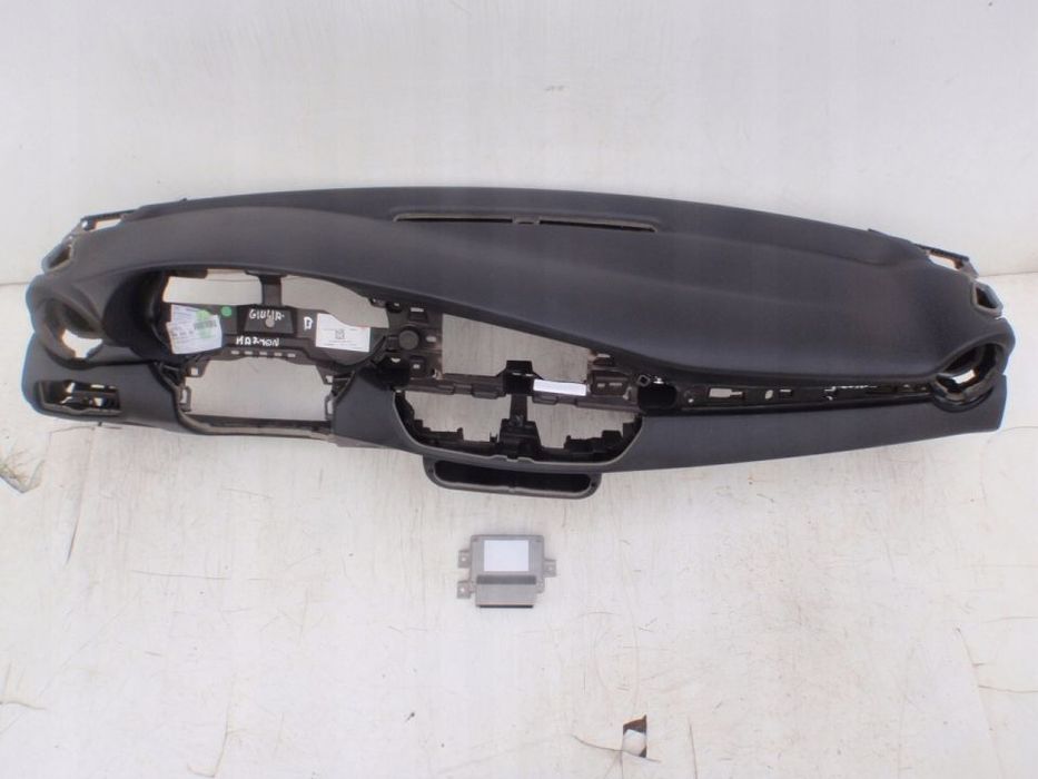 ALFA ROMEO GIULIA AIRBAG PODUSZKI PASY PAS DESKA