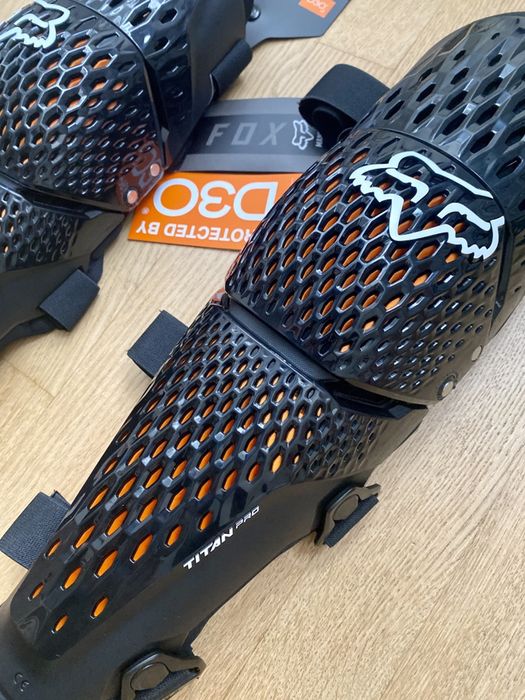 Наколенники Fox Racing Titan Pro D3O нового поколения