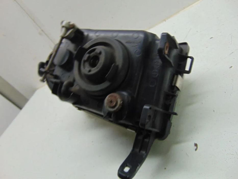 Mitsubishi L400 farol