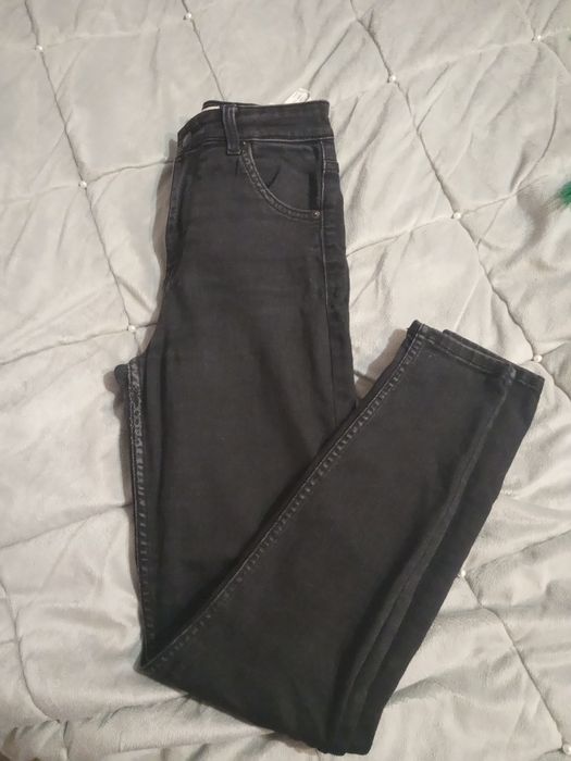 Jeansy damskie Bershka