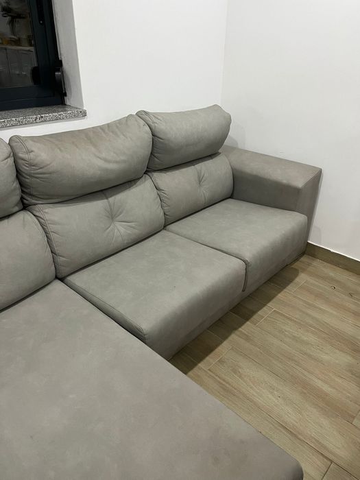 Sofá com chaise long