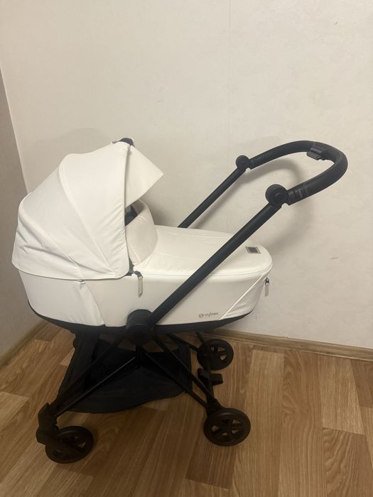 Универсальная коляска 2 в 1 Cybex Mios Off White (шасси Matt Black)