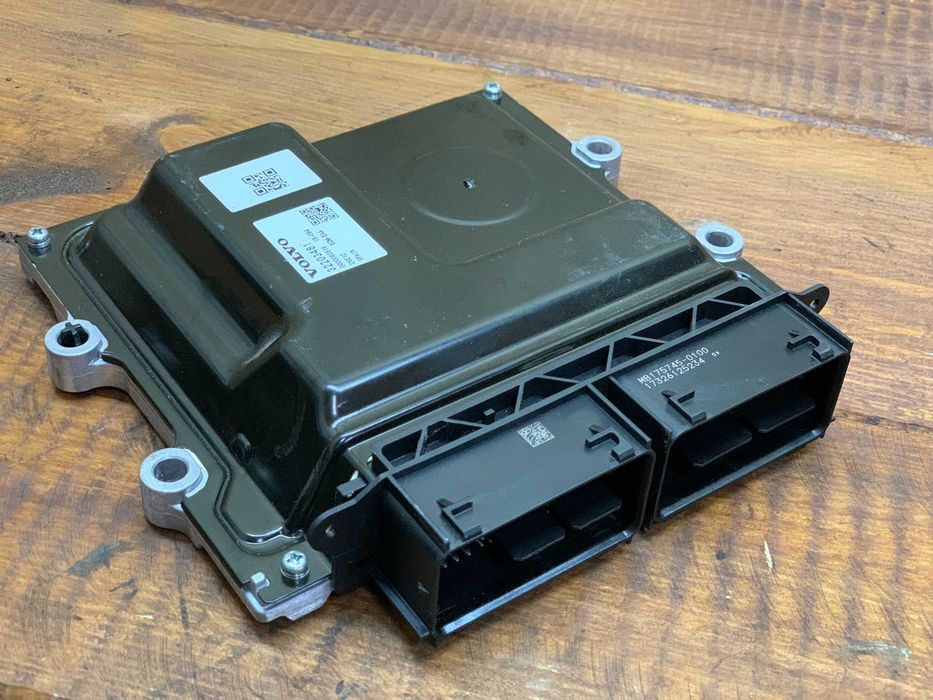 Komputer sterownik silnika Volvo XC60 II XC90 II S90 II D5