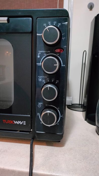 Mini piekarnik TURBOTRONIC TT-EV45 Czarny