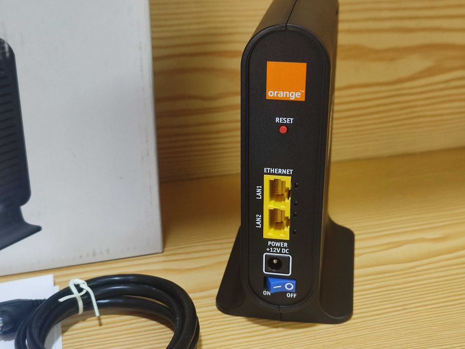 Repetidor Wi-Fi Extender Rede Pode utilizá-lo com adaptadores de Powerline para ter uma ligação Wi-Fi.