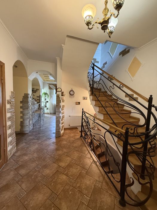 Оренда будинку Винники, 300м.2, вул.Білозіра, ділянка 12 сот.,1000$+КП