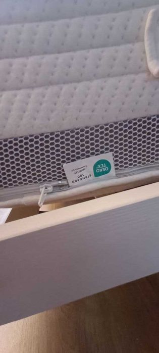 Sprzedam nowy materac z łóżkiem lub bez – stan idealny