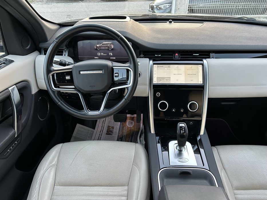 Land Rover Discovery Sport P300e