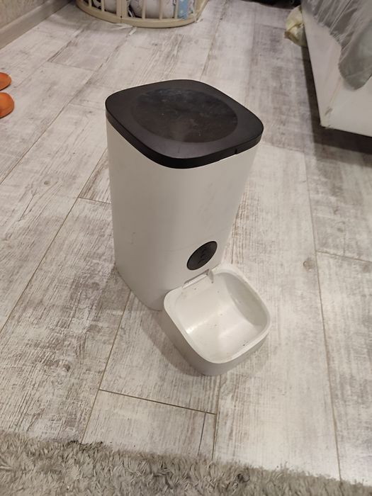 Дистанційна кормушка для тварин wi-fi