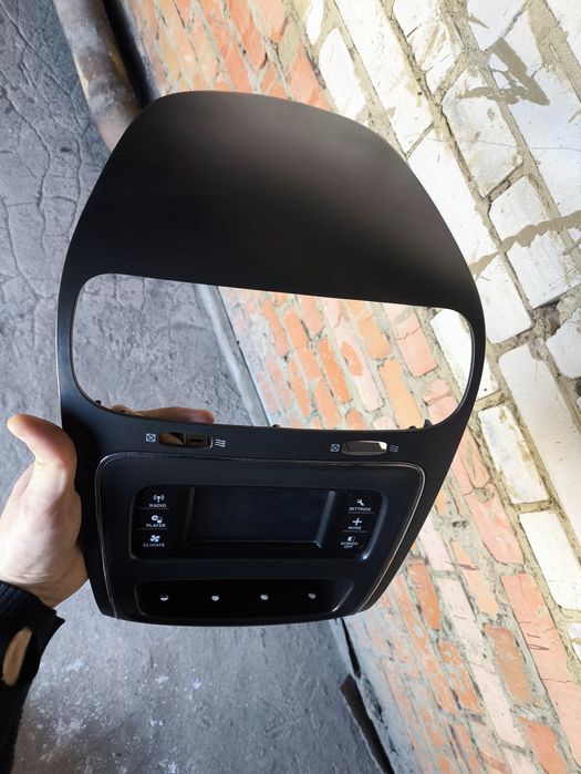 Штатна магнітола Dodge Journey