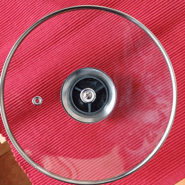 Продам кришки стіклянні на каструльки