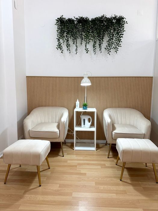 Alugo Mesa Manicure / Pedicure