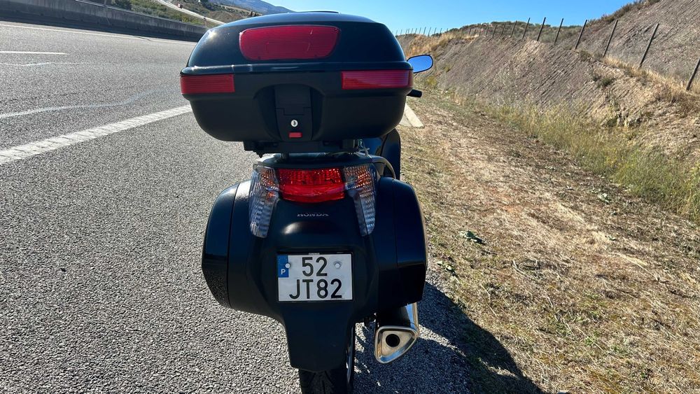 Honda Deauville 700 como nova 16300km ano 2010