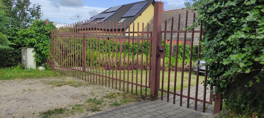 Brama ogrodzeniowa z furtką
