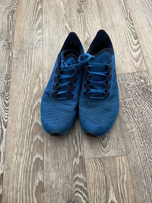 Кросівки nike спортивні