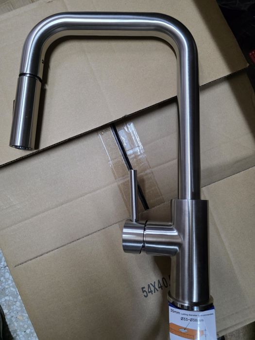 Torneira de cozinha em aço inoxidável de qualidade nova