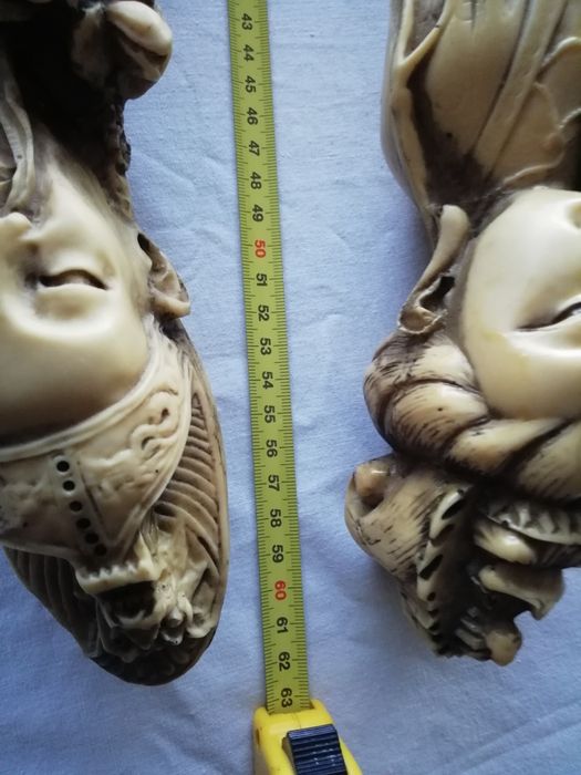 2 Figuras de Estátua Colecção em Marfinite