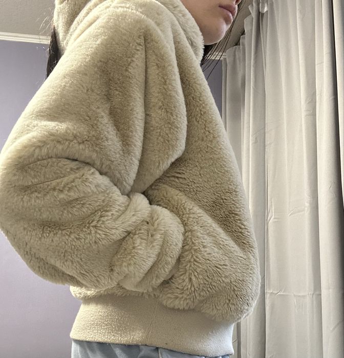 Продам шубку Nike