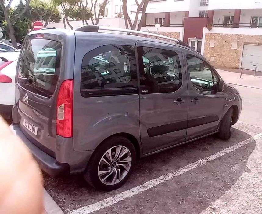 Citroen Berlingo Multispace muito bonita