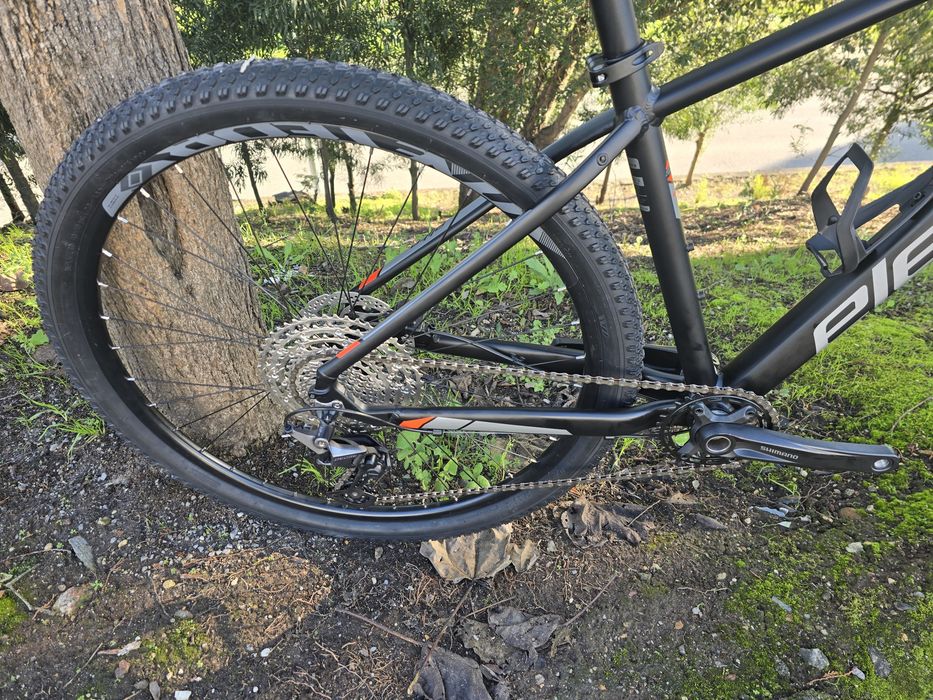 Btt 29 12x1v m com rock shox a ar