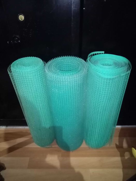 Siatka ogrodnicza plastikowa 80cm stan bdb około 65 metrów