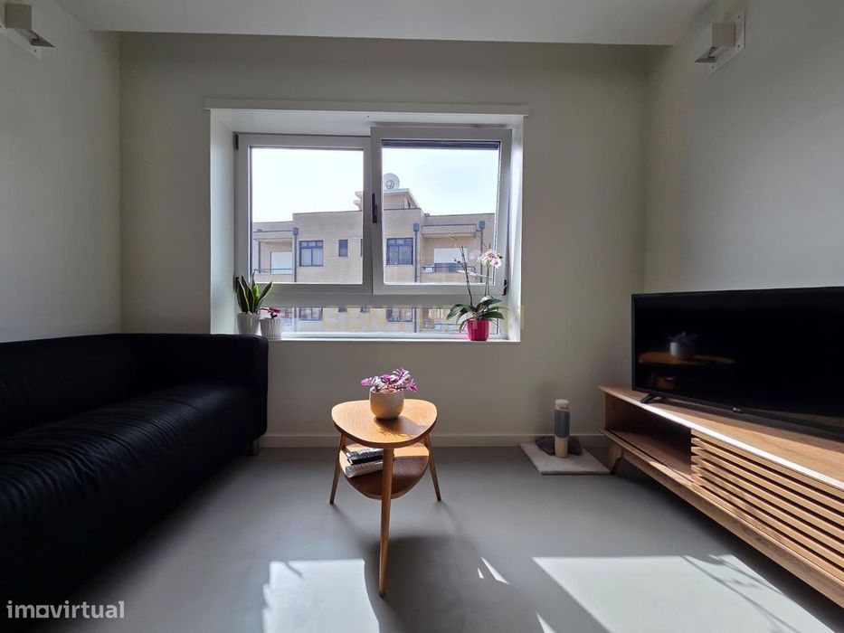 Apartamento T1 | Lugar de Garagem | Varanda | Arrumos | Elevador | Com — Ermesinde, Porto