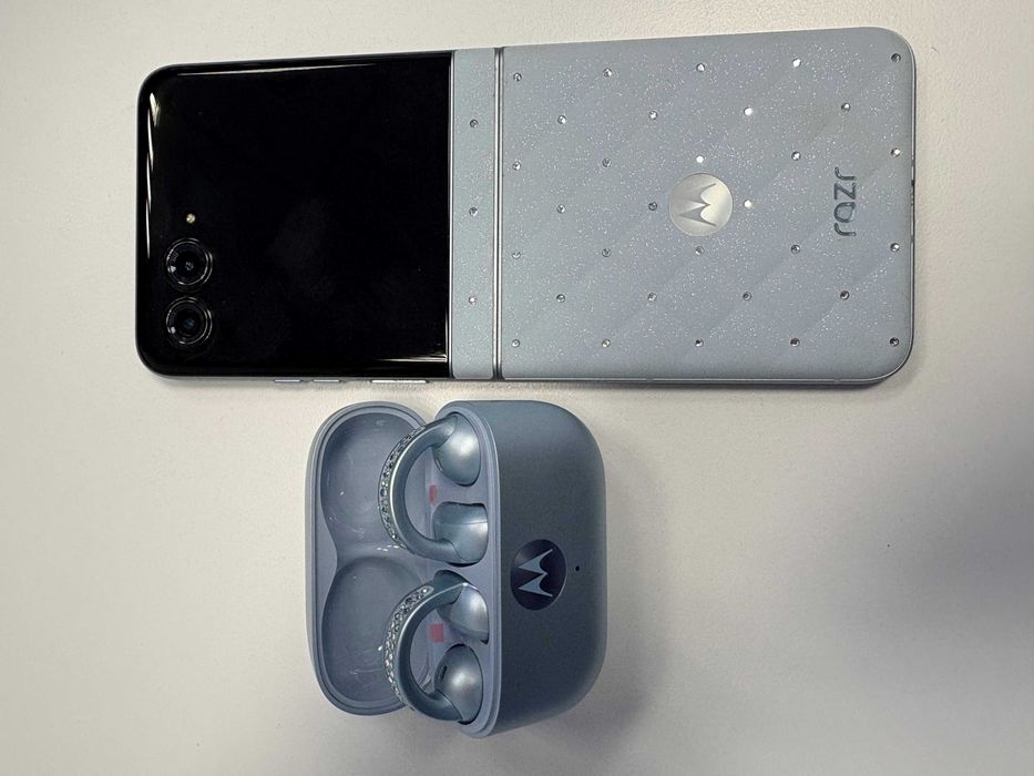 Motorola Razr + buds loop Swarovski Collections