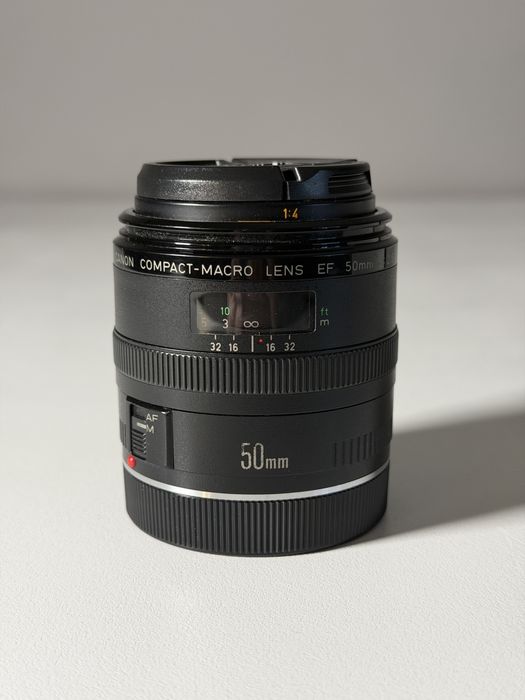 Canon EF 50mm f2.5 macro