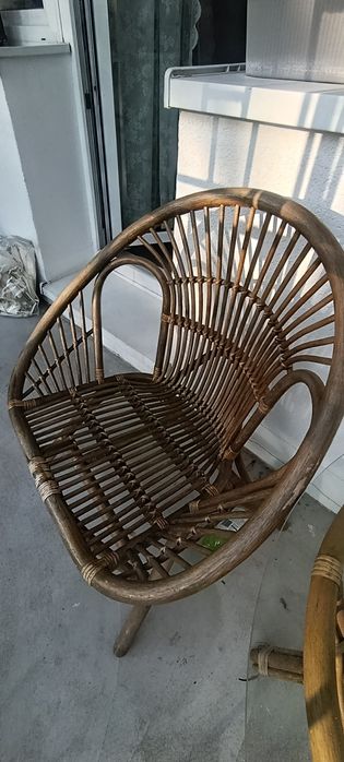 Sprzedam komplet krzesło/ fotel ora stolik