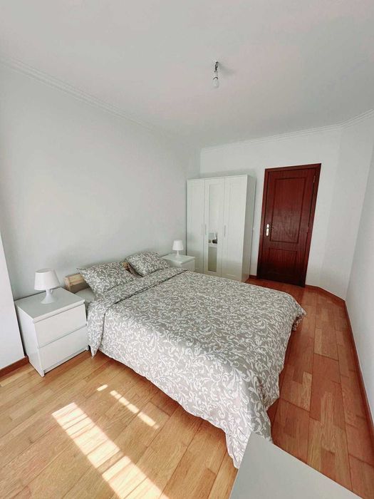 Alugo quarto casal ou 2 rapazes/raparigas em Alhos Vedros - Moita