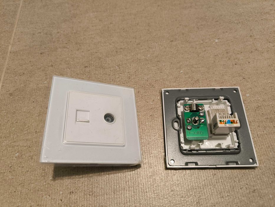 Gniazdo kwadratowe telewizja internet TV/RJ45 białe szkło