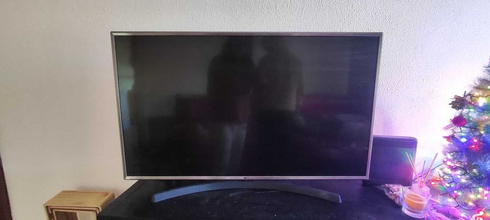 43" LG Smart TV with webOS