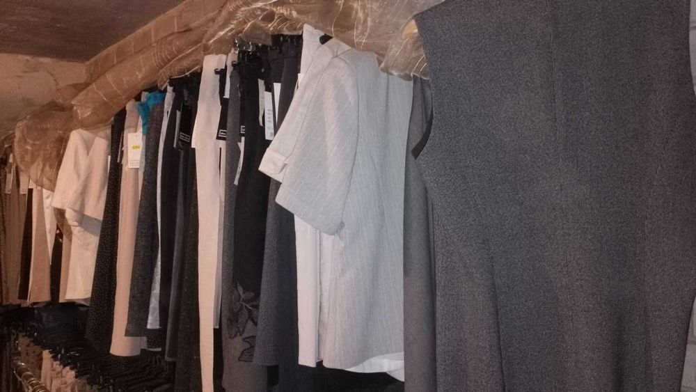 Продається товар -жіночі класичні спідниці